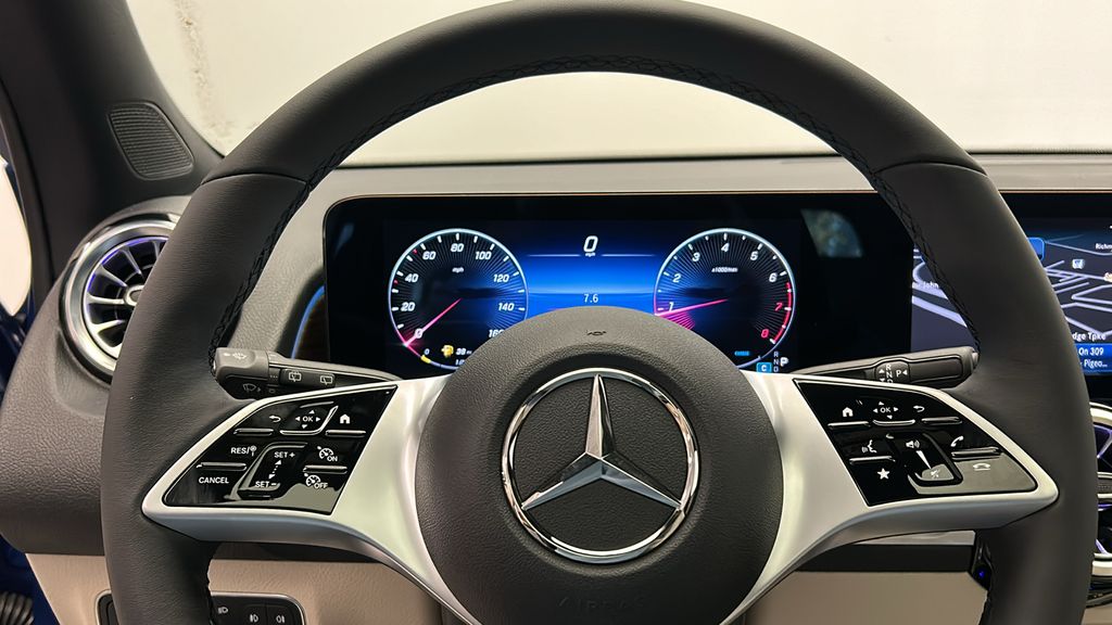 2025 Mercedes-Benz GLB 250 13