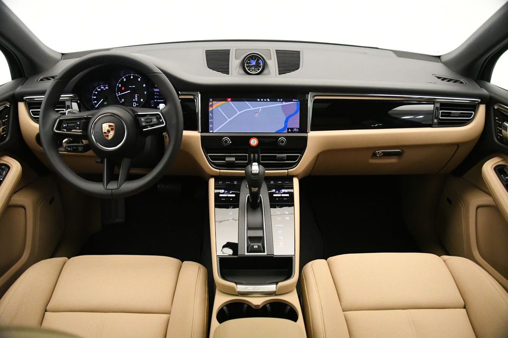 Thumbnail: 2025 Porsche Macan - 18