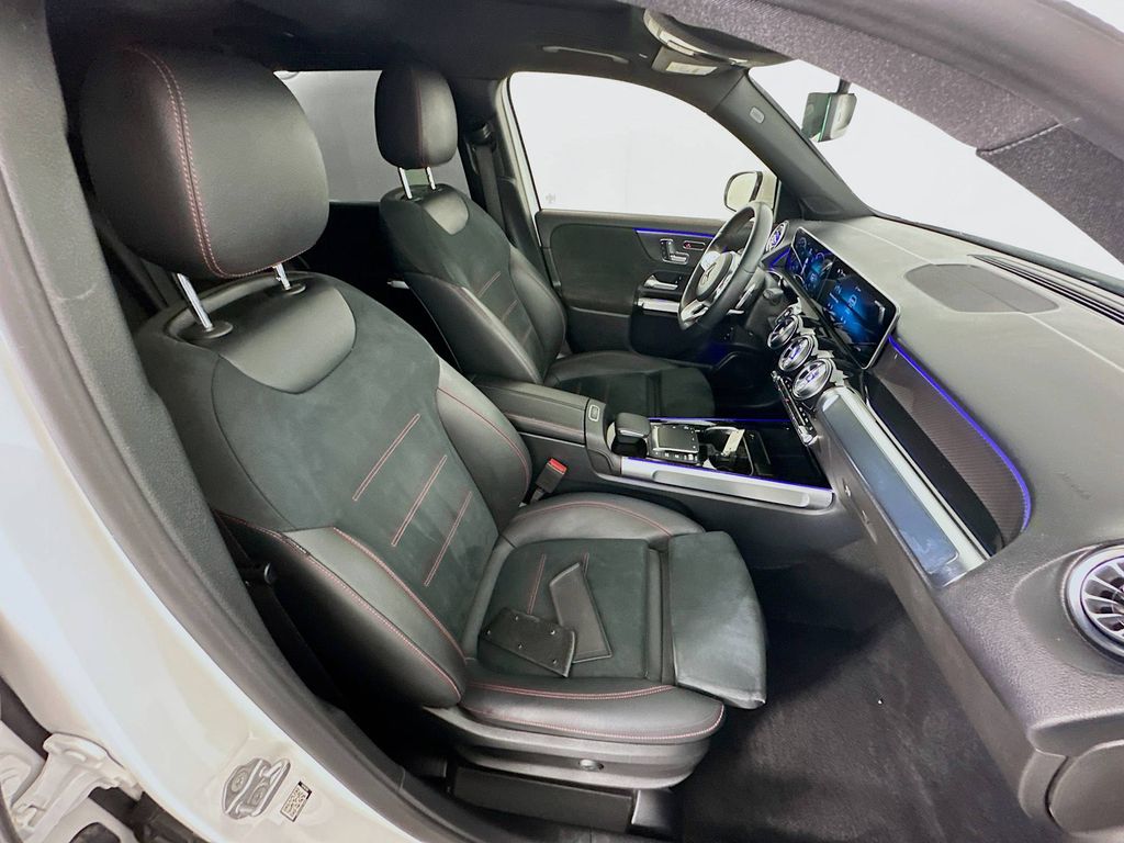 Thumbnail: 2021 Mercedes-Benz GLB - 28