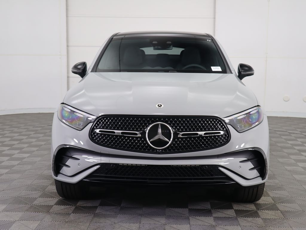2025 Mercedes-Benz GLC 300 2