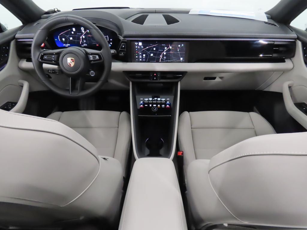 Thumbnail: 2025 Porsche Macan - 16
