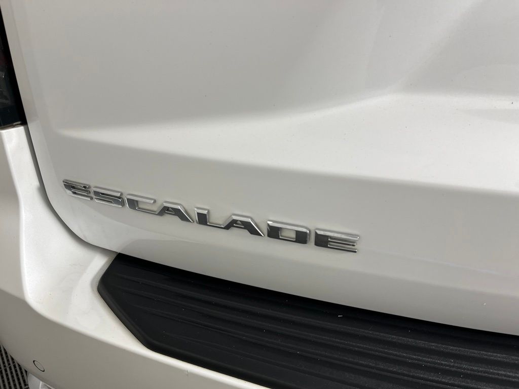 Thumbnail: 2022 Cadillac Escalade - 4
