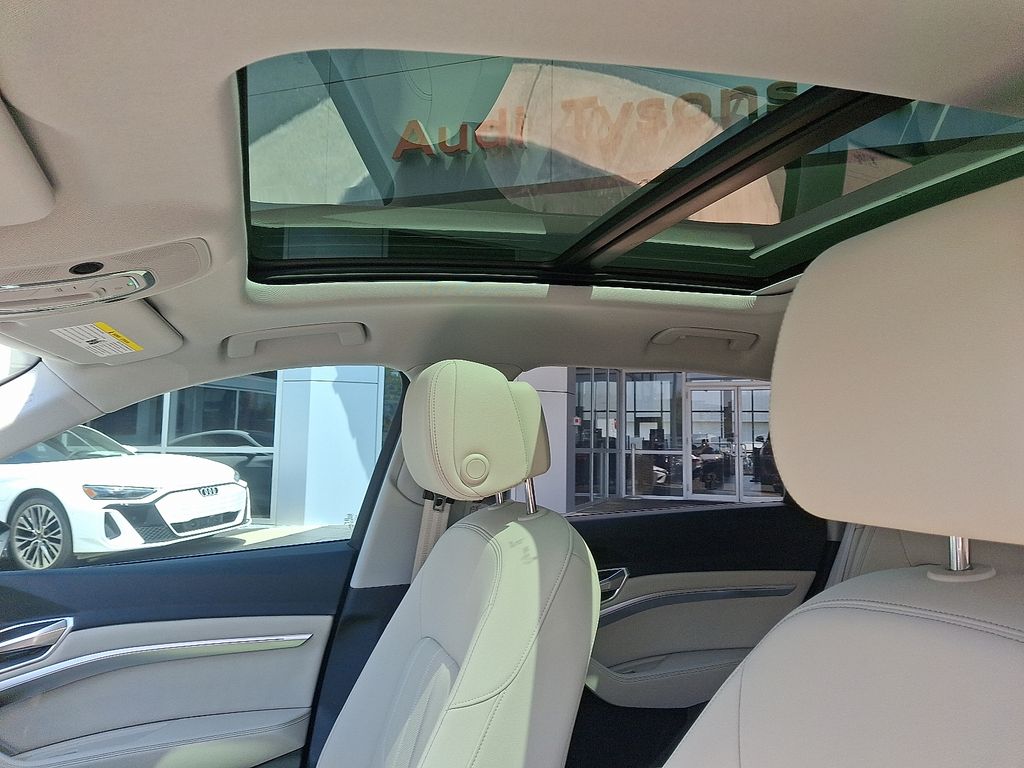 2024 Audi Q8 e-tron Premium Plus 14