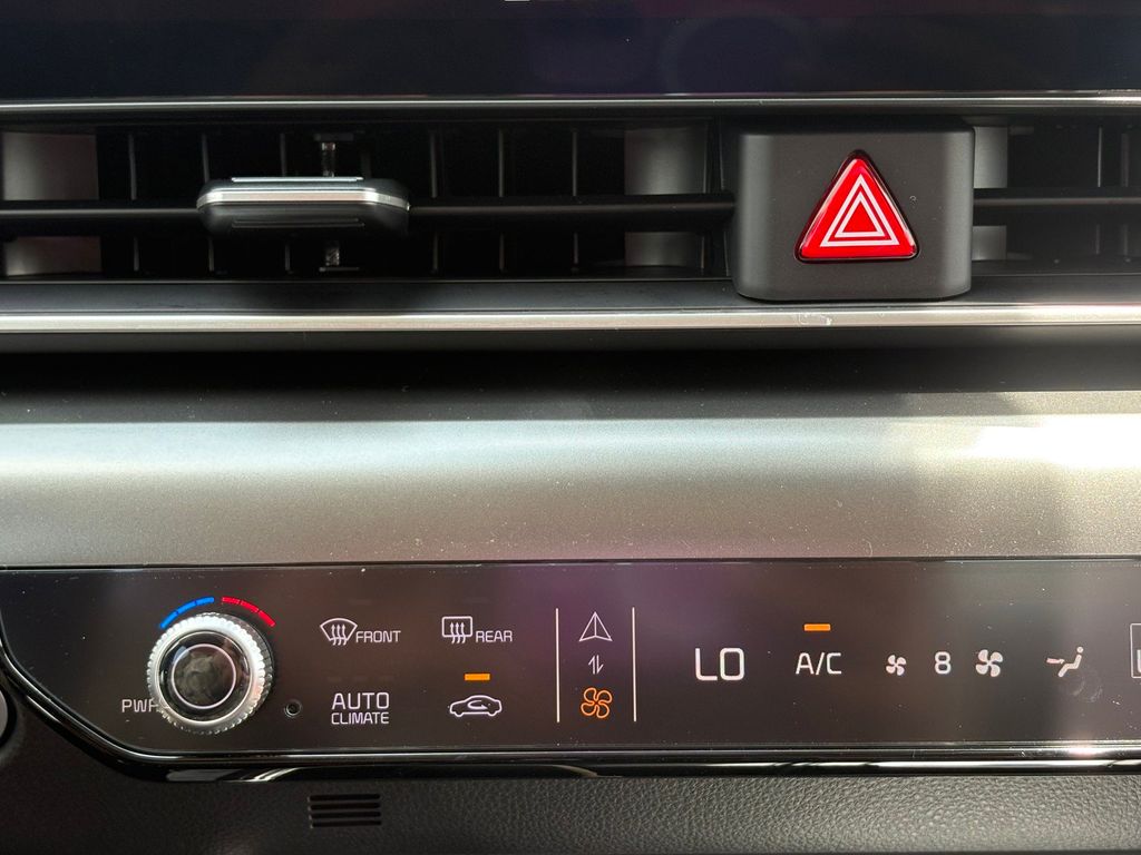 New 2026 Kia Carnival MPV Van