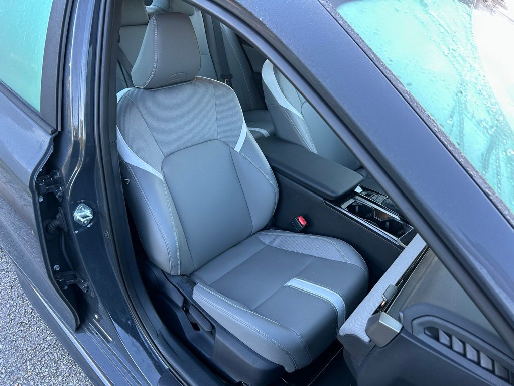 Thumbnail: 2025 Toyota Camry - 15