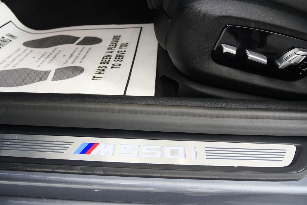 Thumbnail: 2021 BMW 5 Series - 11