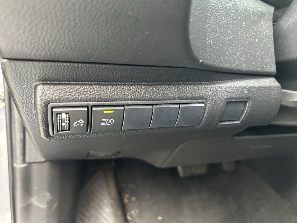 Thumbnail: 2021 Toyota Corolla - 17