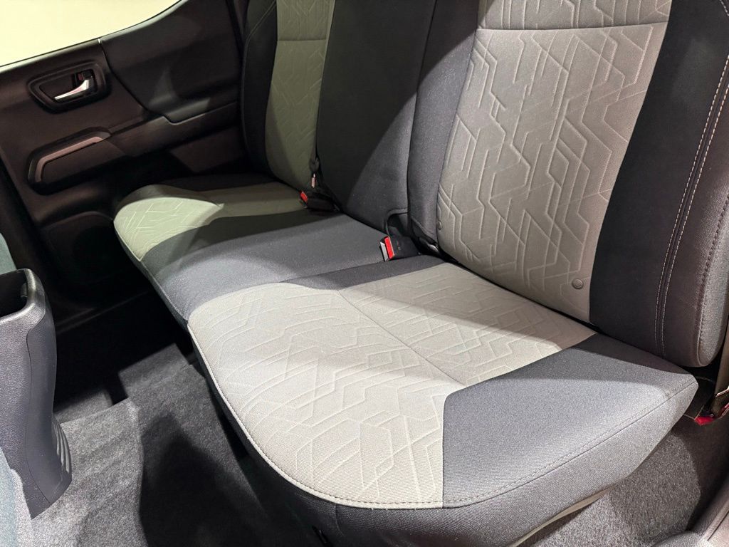 2021 Toyota Tacoma TRD Off-Road 18