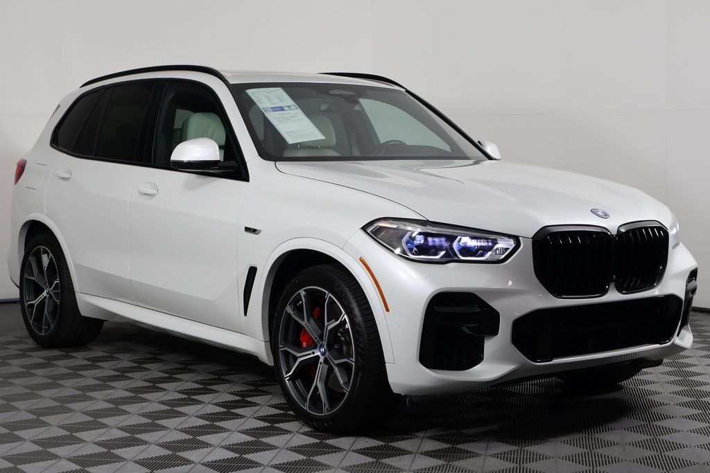 Thumbnail: 2023 BMW X5 - 3