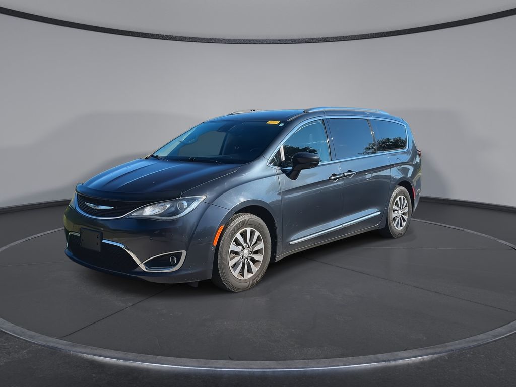 Thumbnail: 2019 Chrysler Pacifica - 4