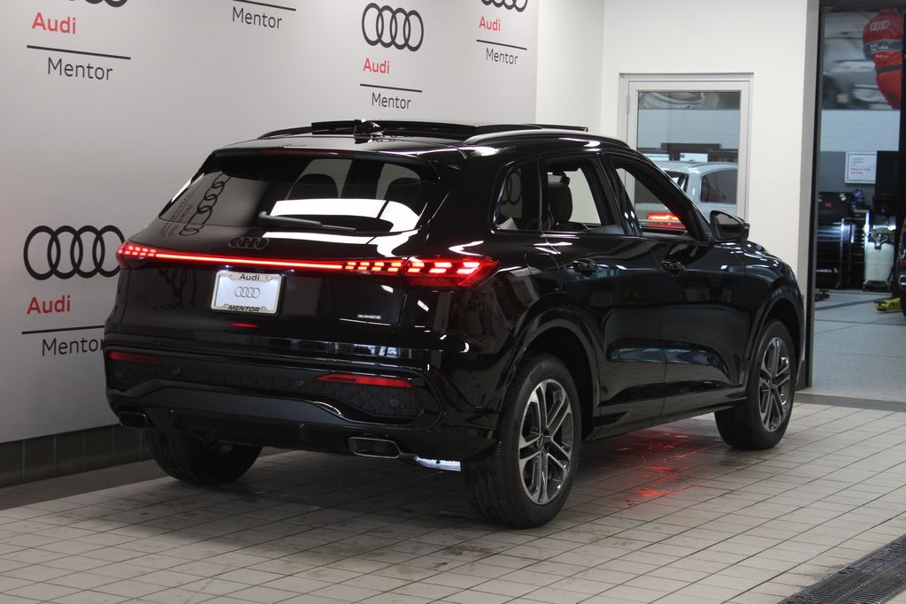 Thumbnail: 2026 Audi Q5 - 6