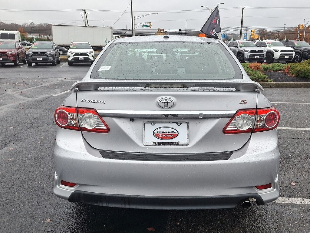 Thumbnail: 2012 Toyota Corolla - 5