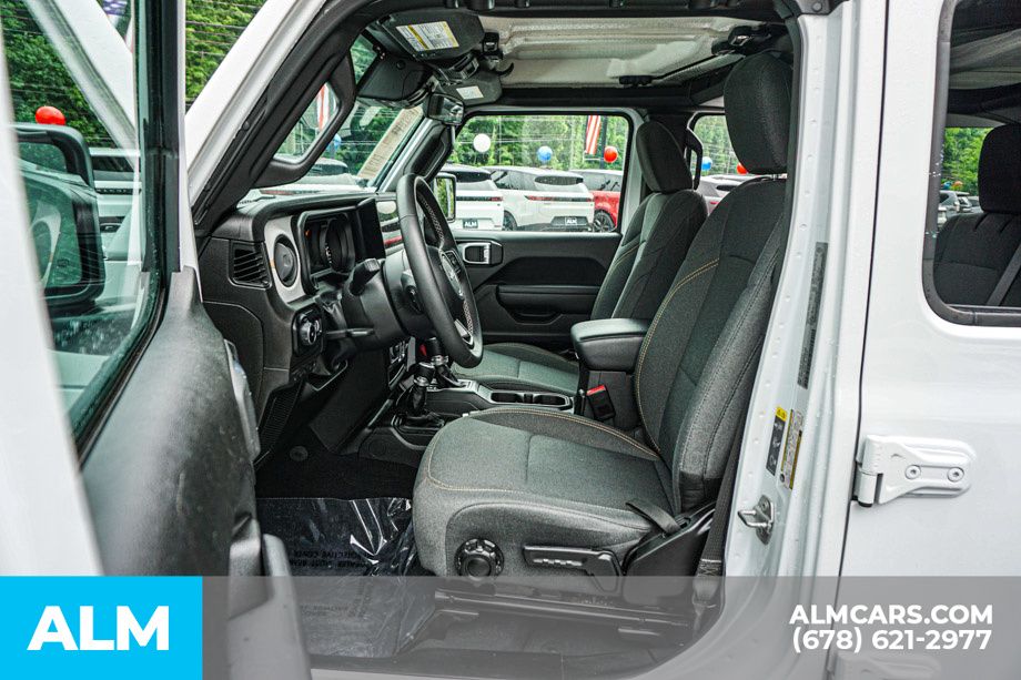 Used 2025 White Jeep Sport S image 19