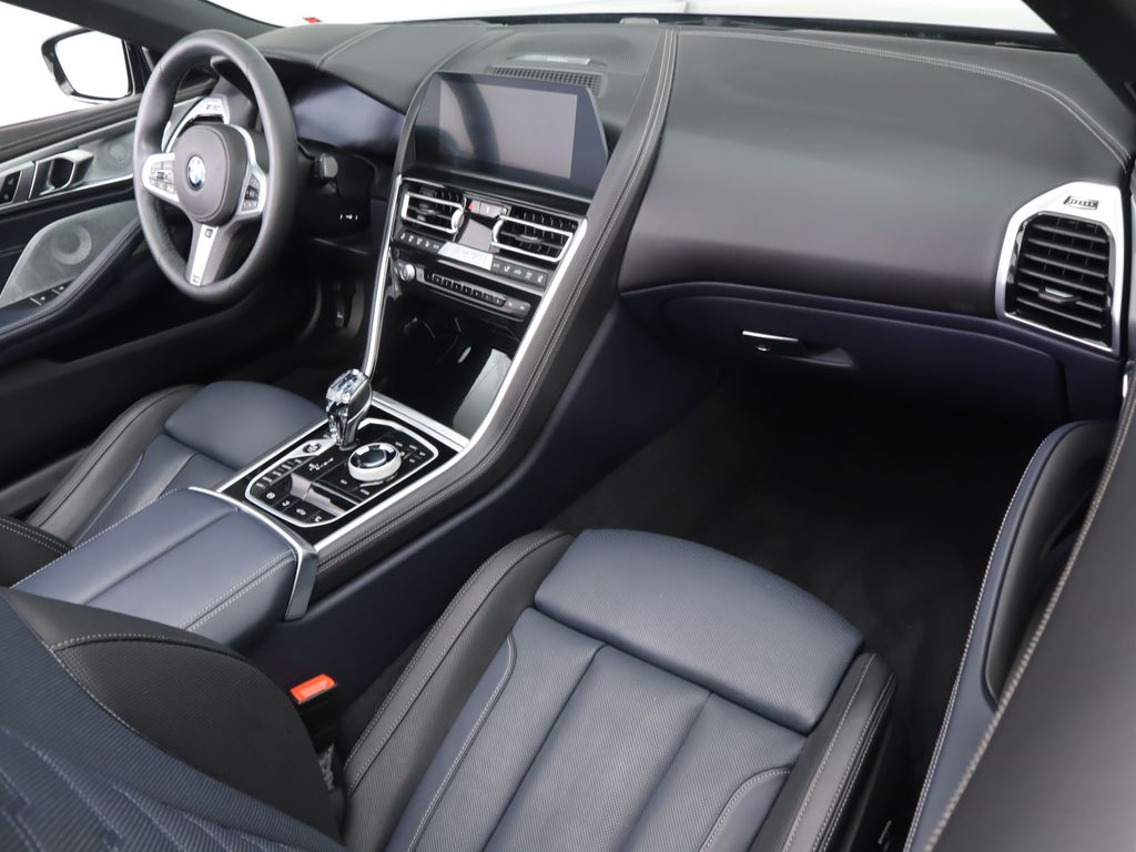Thumbnail: 2022 BMW 8 Series - 26