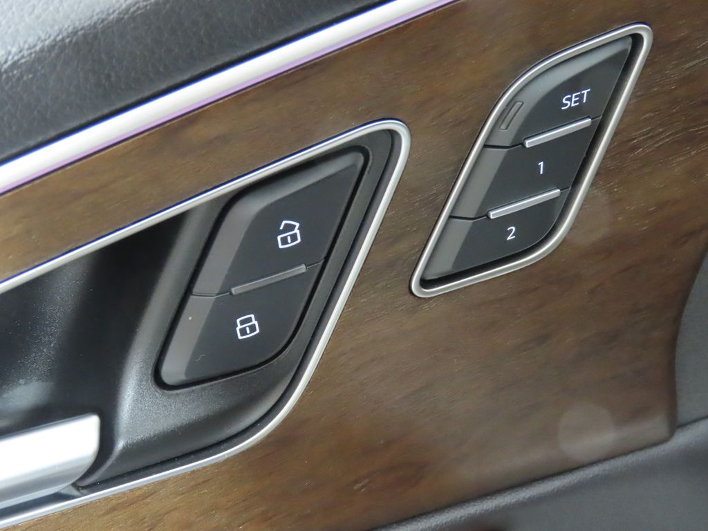Thumbnail: 2025 Audi Q7 - 30