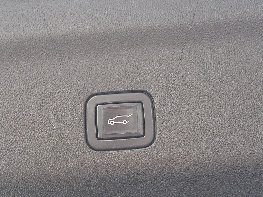 Thumbnail: 2022 Chevrolet Tahoe - 30