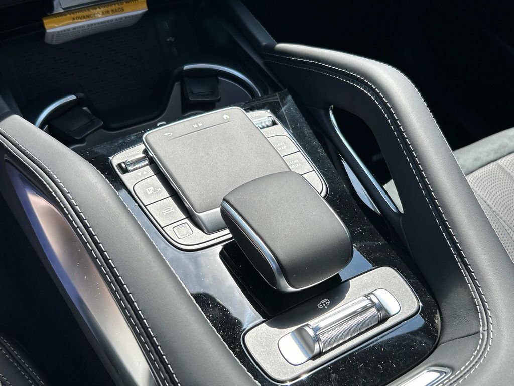 Thumbnail: 2025 Mercedes-Benz GLS - 12