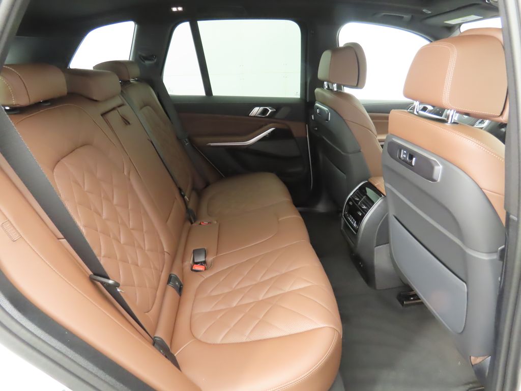 Thumbnail: 2026 BMW X5 - 21