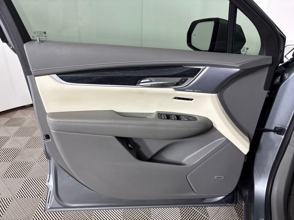 2024 Argent Silver Metallic Cadillac XT6 Premium Luxury FWD SUV