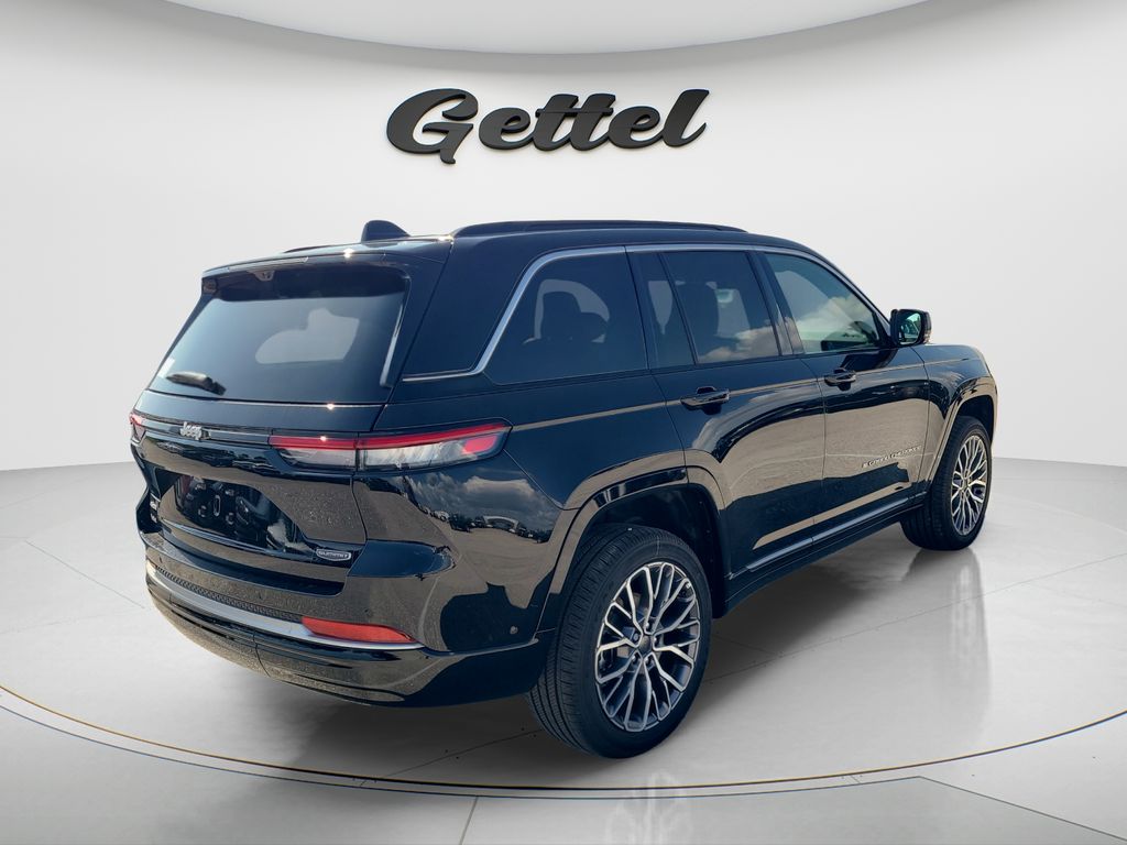 New 2026 Black Jeep Summit image 5