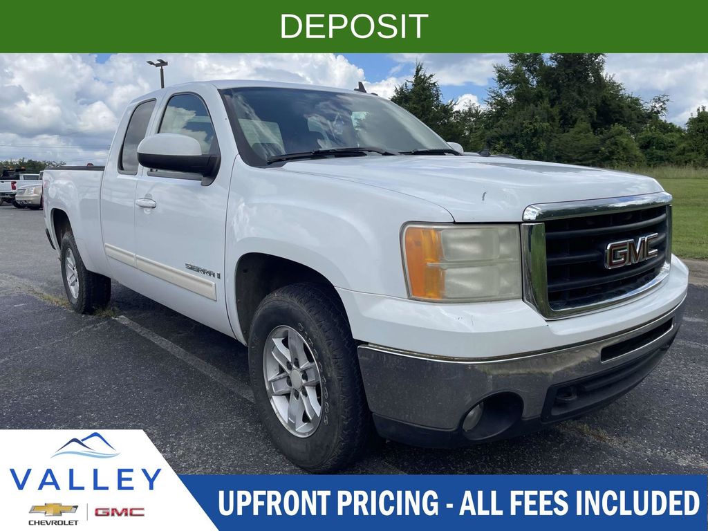 Summit White 2007 GMC Sierra 1500 Pickup Truck Four-Wheel Drive 4-Speed Automatic Overdrive
