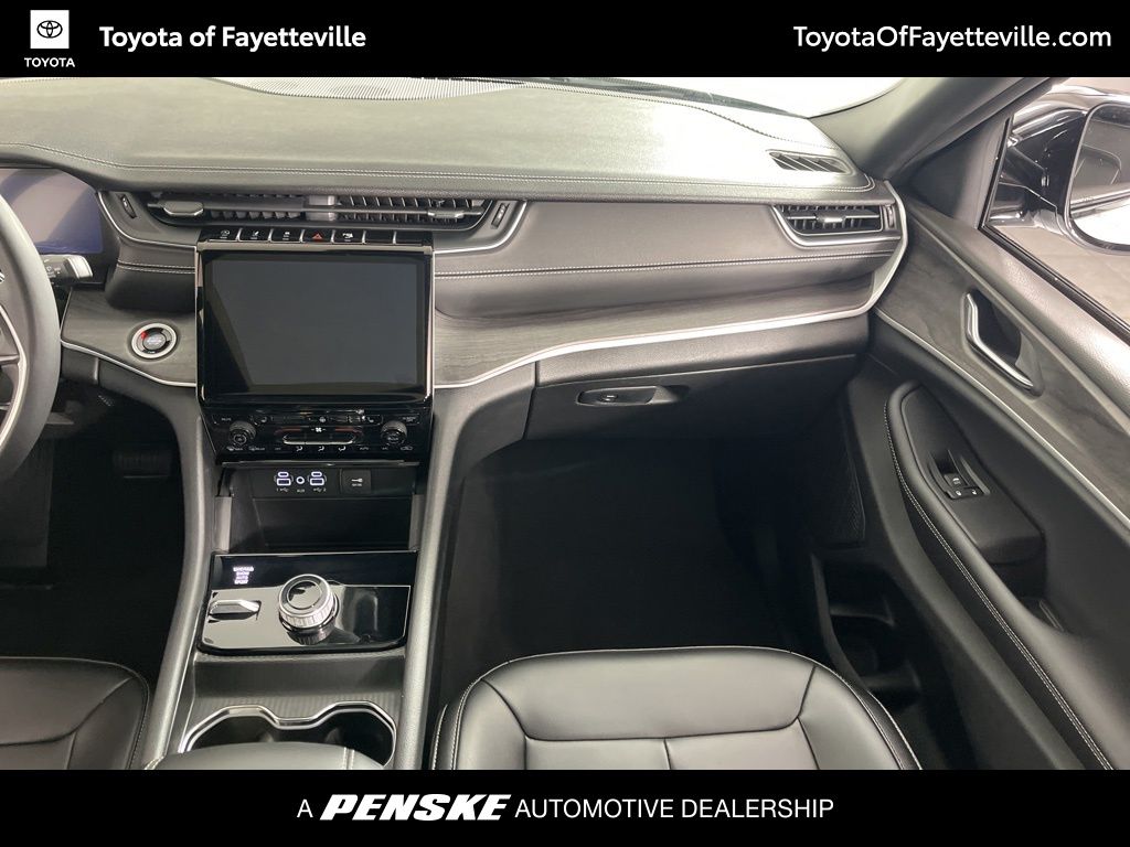 Thumbnail: 2024 Jeep Grand Cherokee L - 22