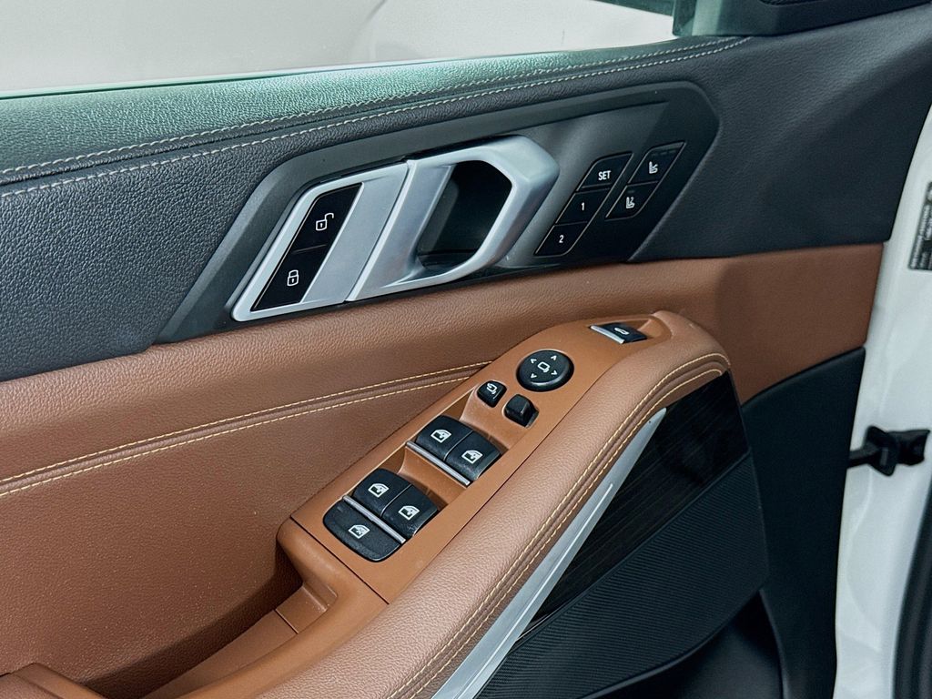 Thumbnail: 2021 BMW X5 - 18