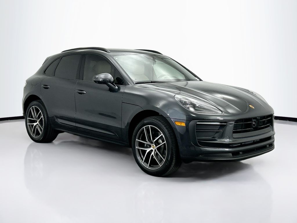 Thumbnail: 2026 Porsche Macan - 9