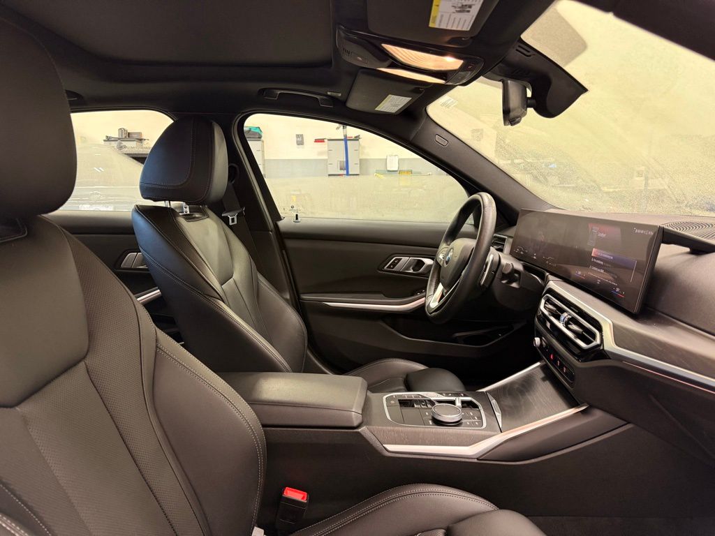 Thumbnail: 2023 BMW 3 Series - 29