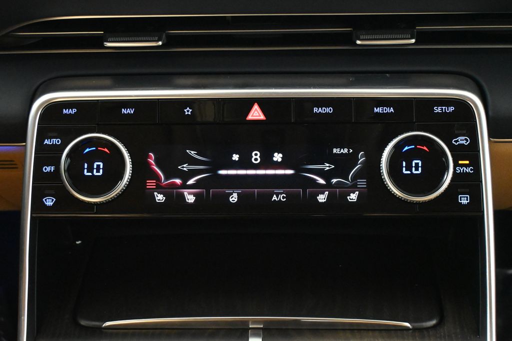 Thumbnail: 2021 Genesis GV80 - 22