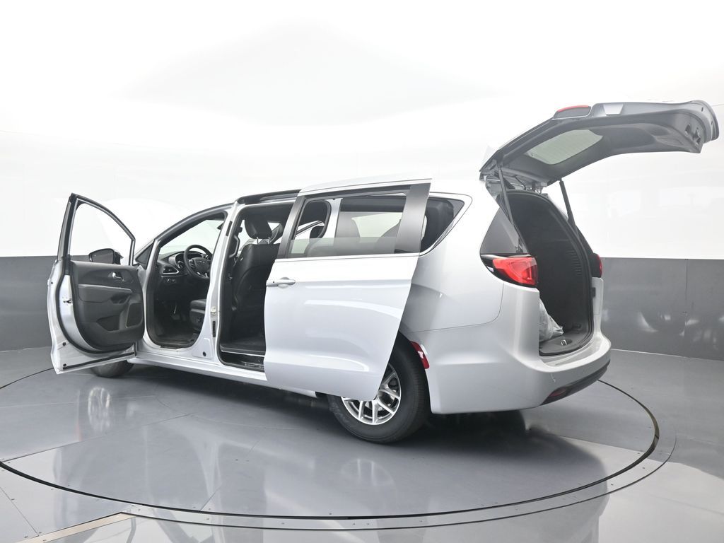 New 2026 Silver Mist Clearcoat Chrysler LX image 72