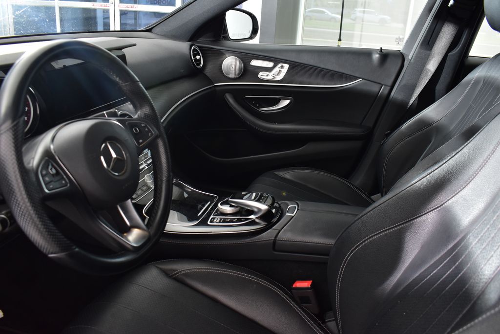 Thumbnail: 2017 Mercedes-Benz E-Class - 14
