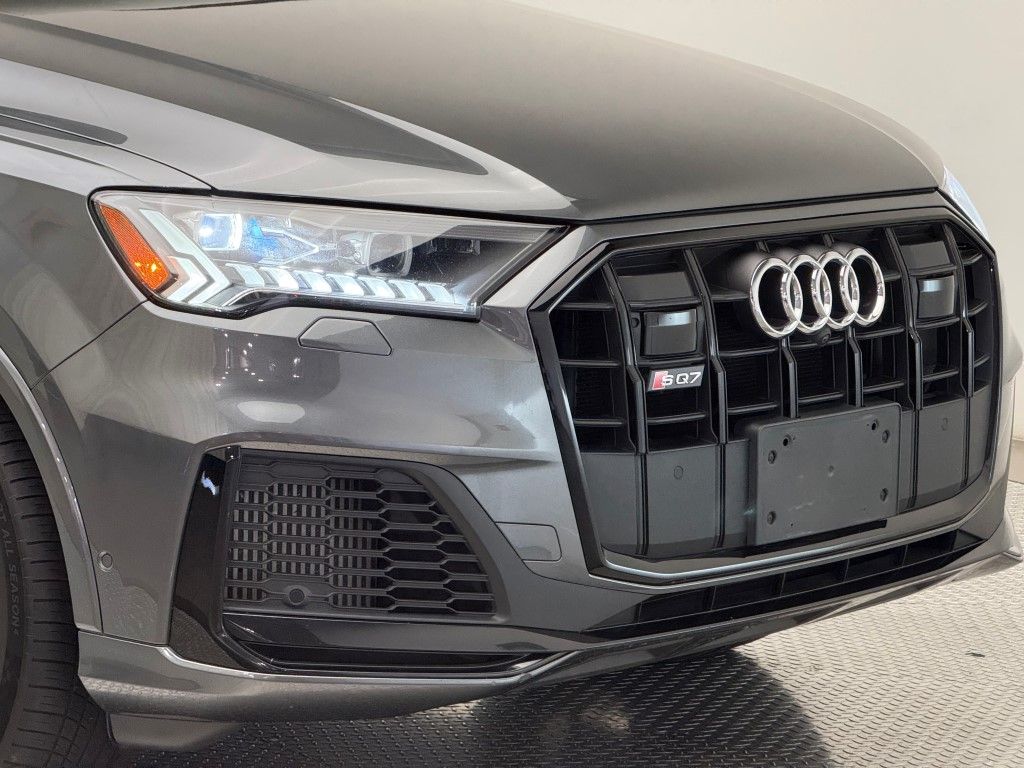 Thumbnail: 2021 Audi SQ7 - 2