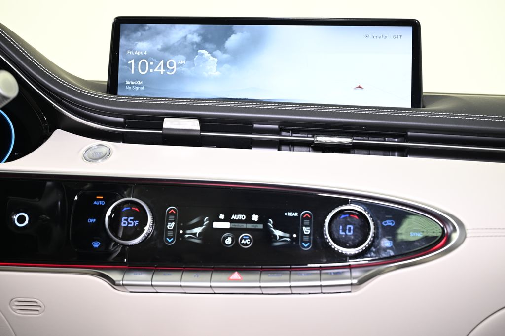 2024 Genesis GV70 Sport 18
