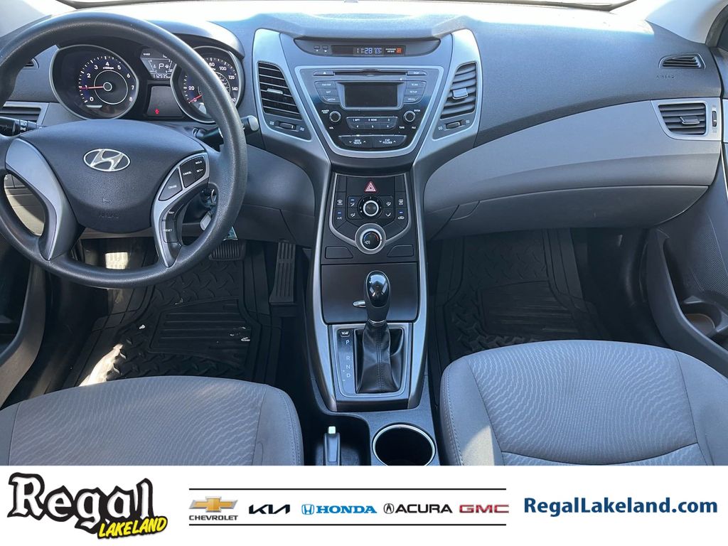 2016 Hyundai Elantra SE 13