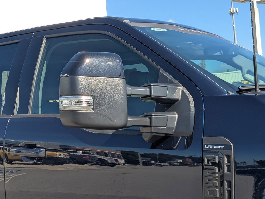 2025 Ford F-250 Super Duty Black Widow