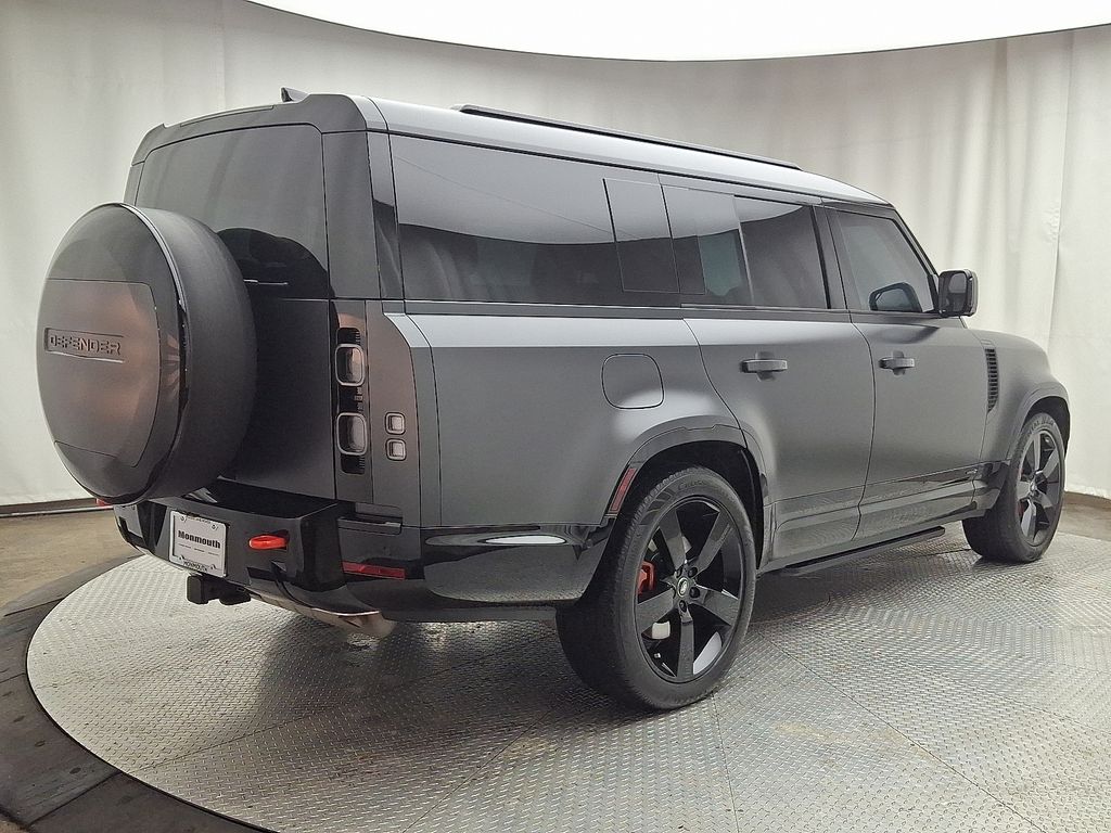 Thumbnail: 2025 Land Rover Defender - 4