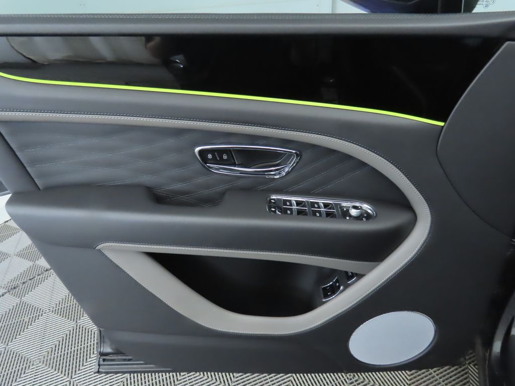 Thumbnail: 2023 Bentley Bentayga - 25