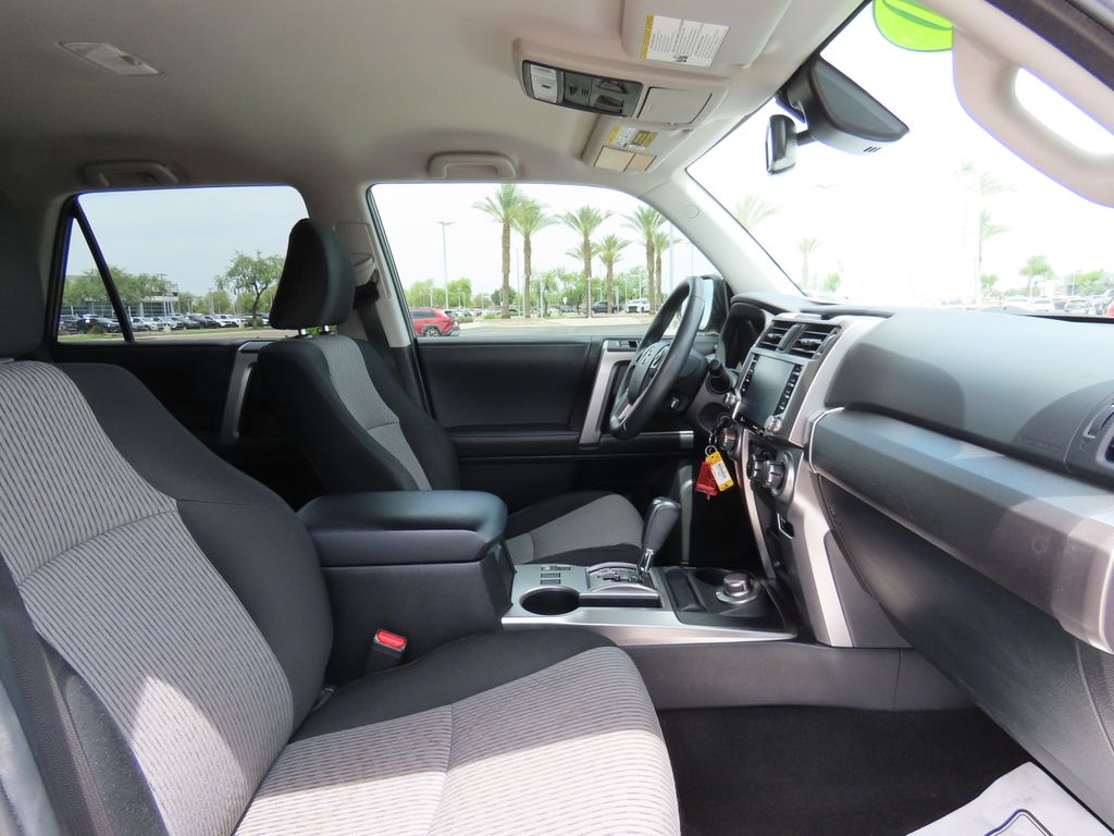 2020 Toyota 4Runner SR5 19