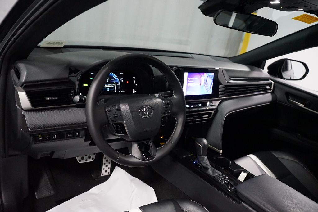 Thumbnail: 2025 Toyota Camry - 11
