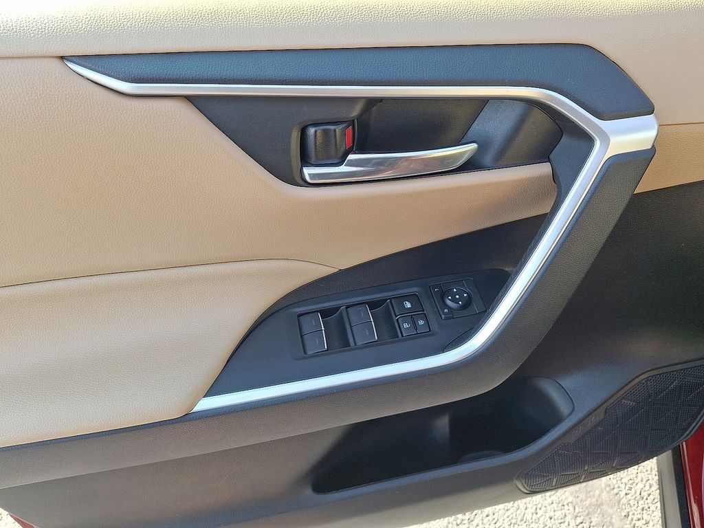 Thumbnail: 2023 Toyota RAV4 - 13