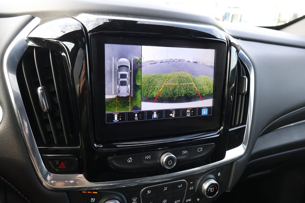 Thumbnail: 2023 Chevrolet Traverse - 25