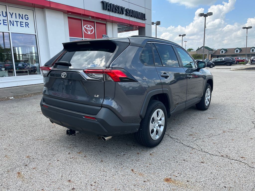 2019 Toyota RAV4 LE photo
