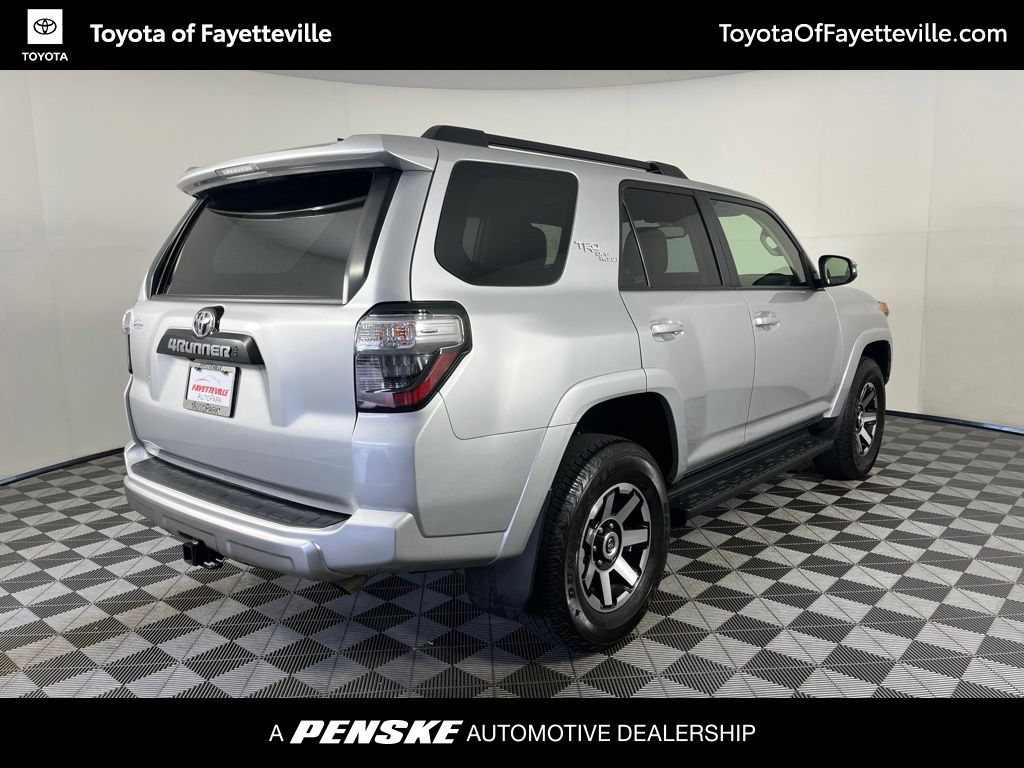 Thumbnail: 2024 Toyota 4Runner - 12