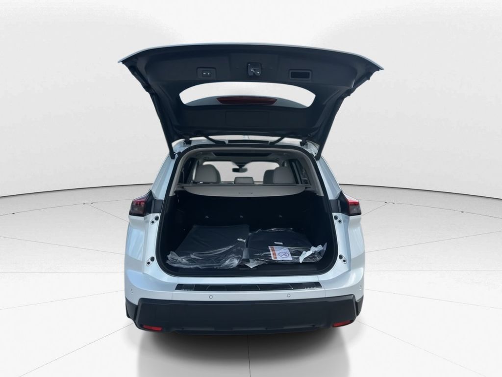 2025 Everest White Pearl Nissan Rogue SV FWD SUV