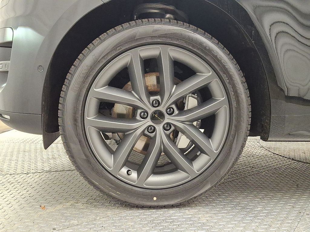 Thumbnail: 2026 Land Rover Range Rover Sport - 5