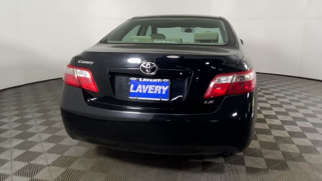 2009 Toyota Camry LE 8