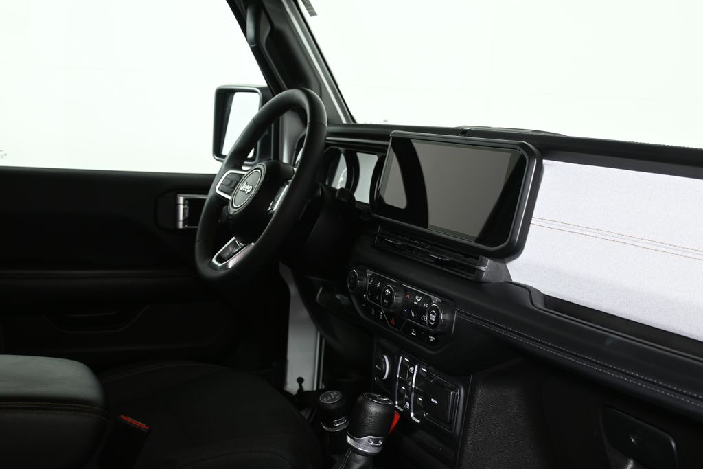 Thumbnail: 2024 Jeep Wrangler - 31