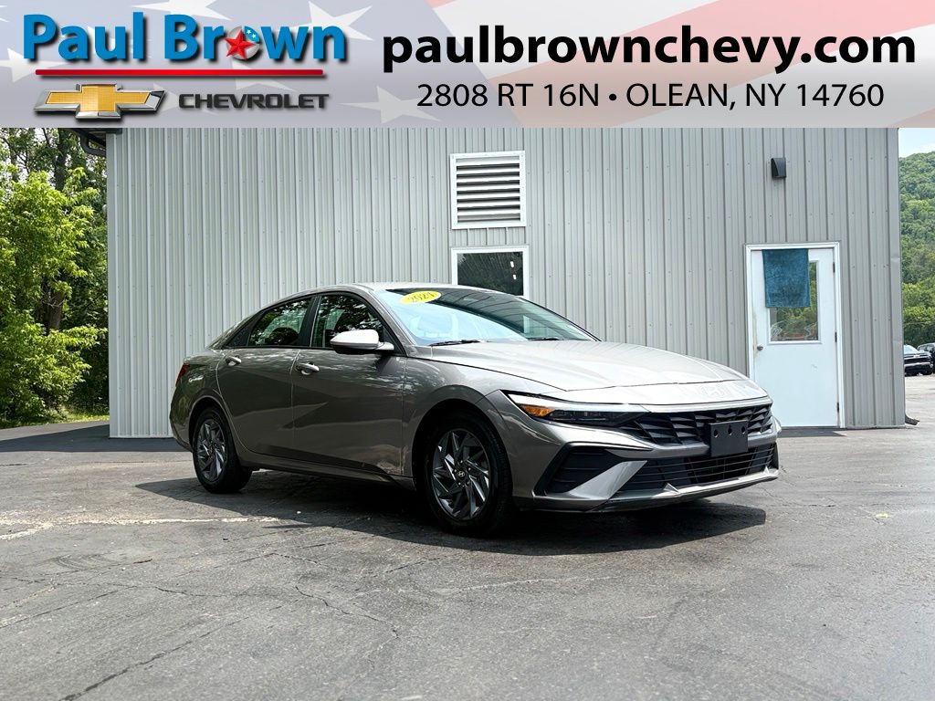 Fluid Metal 2024 Hyundai Elantra Sedan Front-Wheel Drive Continuously Variable Transmission