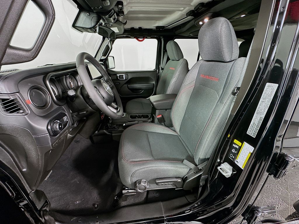 Thumbnail: 2025 Jeep Wrangler - 20